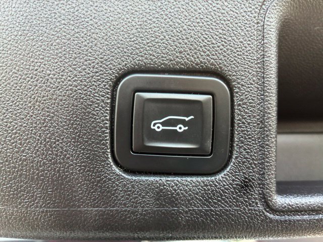 Used 2019 GMC Terrain SLE w/ Driver Convenience Package AWD/4WD image 9