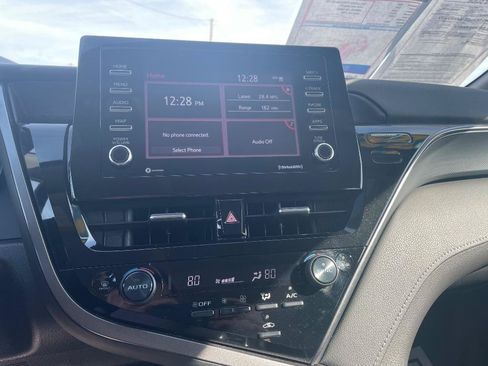 Used 2023 Toyota Camry SE FWD image 18
