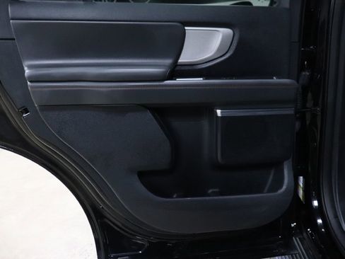 Used 2025 Ford Expedition Active image 19