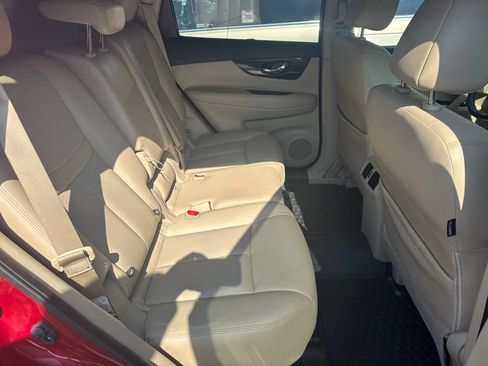 Used 2017 Nissan Rogue SL FWD image 8