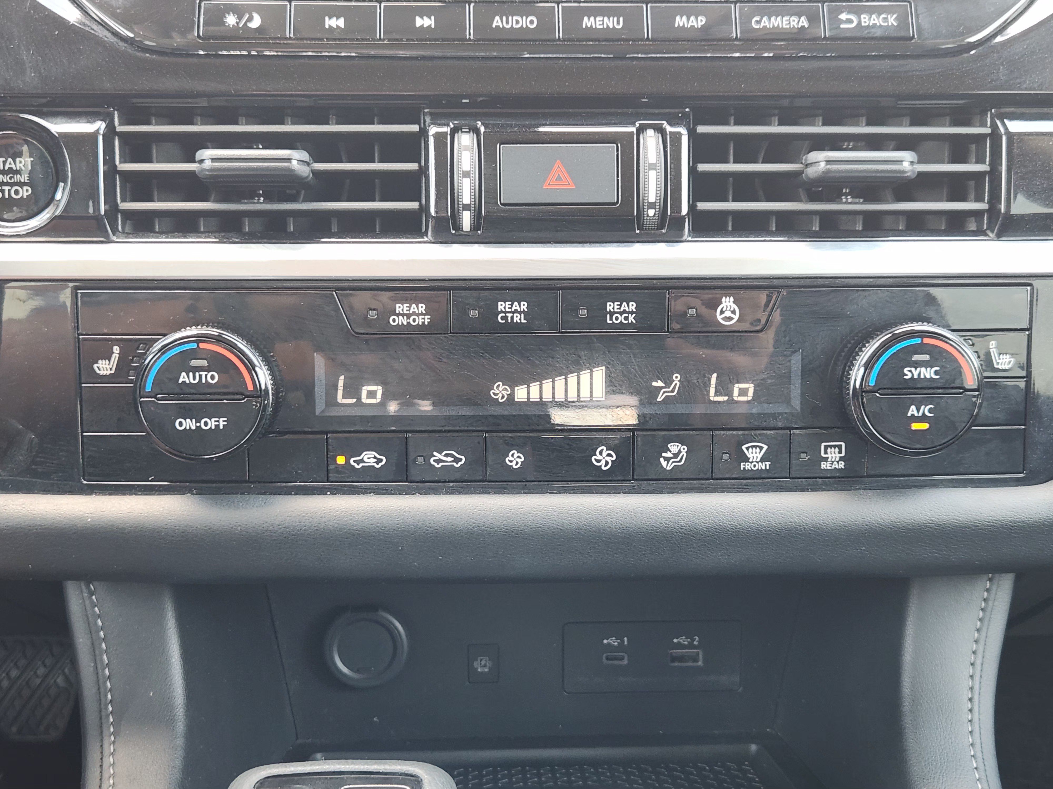 Used 2025 Nissan Pathfinder SL FWD image 19