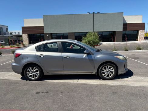 Used 2013 MAZDA MAZDA3 i Touring FWD image 8