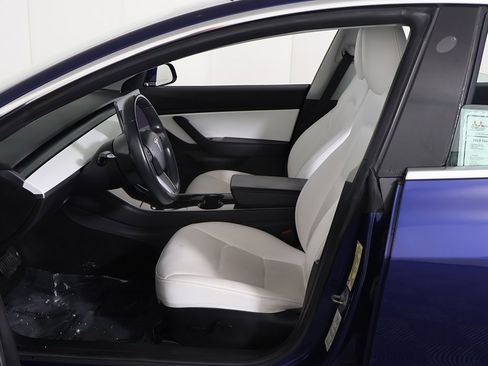 Used 2019 Tesla Model 3 Standard Range Plus image 29