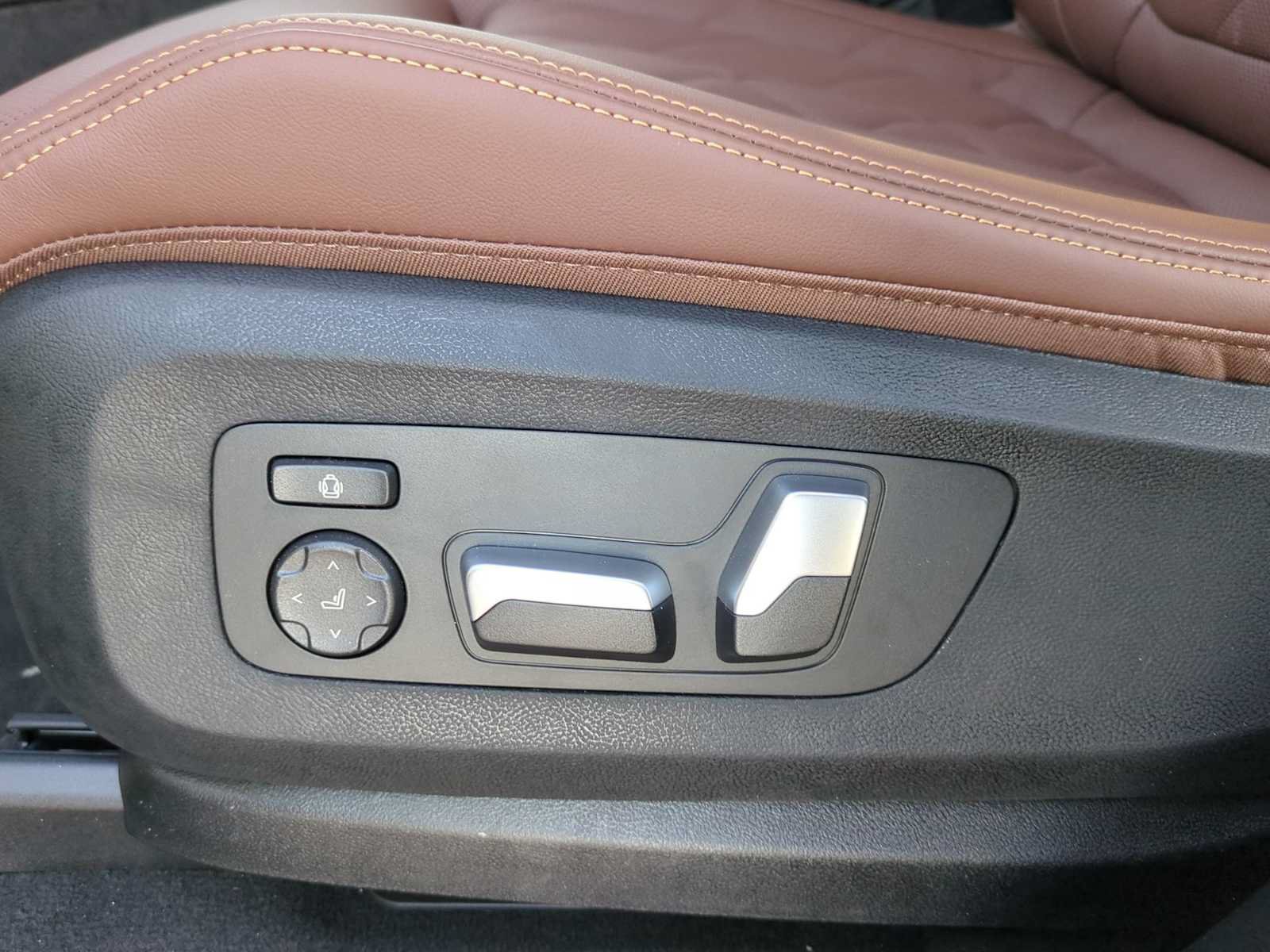 Used 2026 BMW X5 xDrive40i AWD/4WD image 15