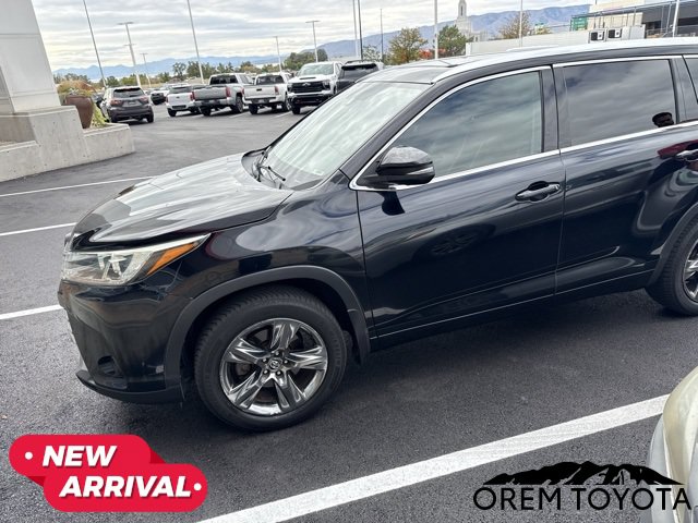 Used 2018 Toyota Highlander Limited Platinum AWD/4WD image 12