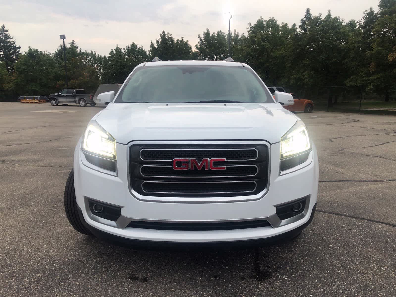 Used 2017 GMC Acadia Limited SLT AWD/4WD image 2