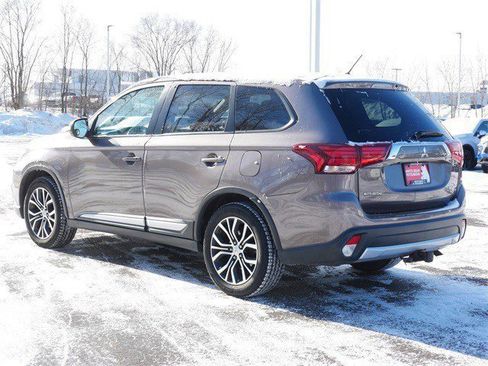 Used 2016 Mitsubishi Outlander SE image 5
