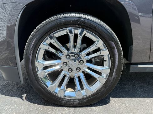 Used 2018 Cadillac Escalade Premium Luxury w/ LPO, Radiant Package AWD/4WD image 11
