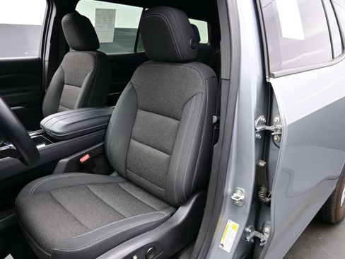 Used 2024 Chevrolet Traverse LT AWD/4WD image 12