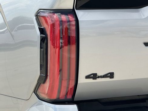 Used 2024 Toyota Tundra Platinum AWD/4WD image 11