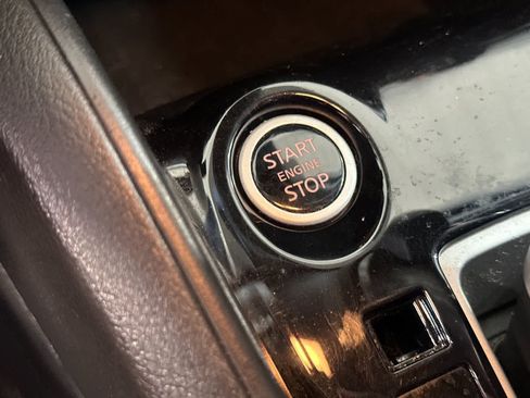 Used 2021 Nissan Versa SV FWD image 22