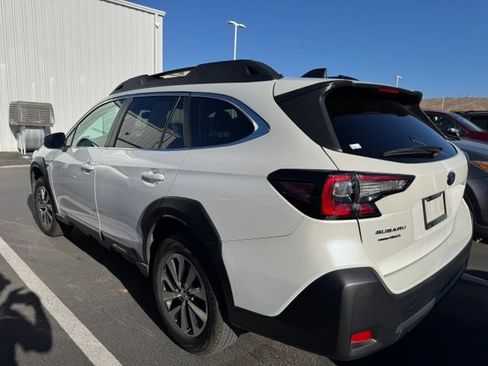 Used 2024 Subaru Outback Premium AWD/4WD image 4