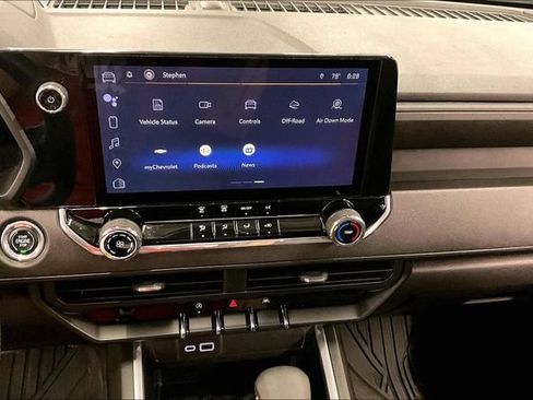 Used 2023 Chevrolet Colorado Trail Boss w/ Technology Package AWD/4WD image 30