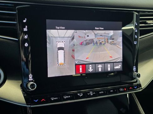 New 2025 Jeep Wagoneer L Series III w/ Premium Group I image 19