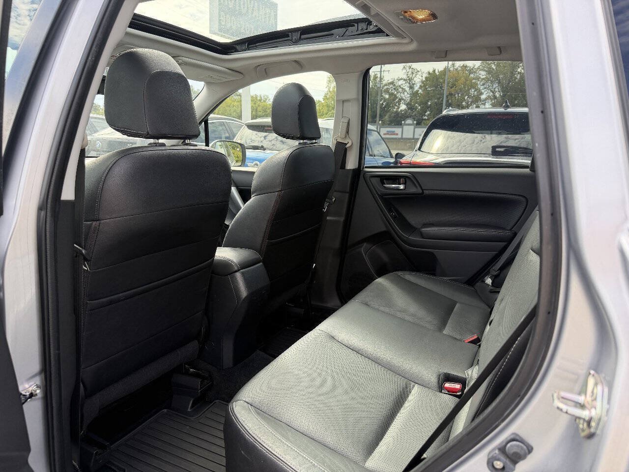 Used 2017 Subaru Forester 2.5i Limited w/ Popular Package #1 AWD/4WD image 9
