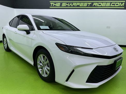 Used 2025 Toyota Camry LE FWD image 2