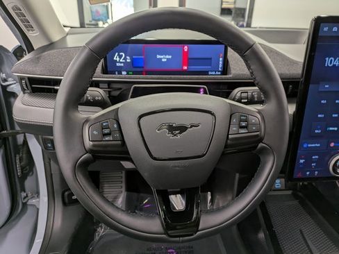 Used 2024 Ford Mustang Mach-E Premium image 19
