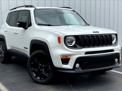Used 2023 Jeep Renegade Altitude image 2