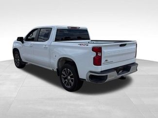 Used 2024 Chevrolet Silverado 1500 LT AWD/4WD video 3