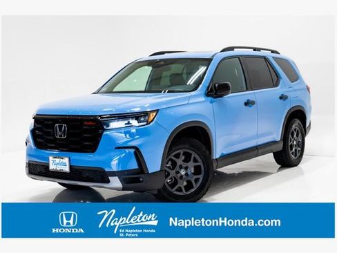 Used 2025 Honda Pilot TrailSport image 1