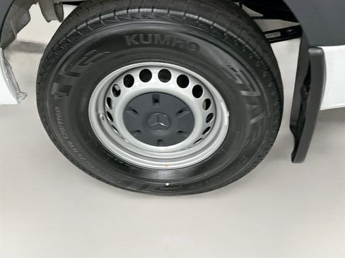 Used 2026 Mercedes-Benz Sprinter 144 Cargo image 27