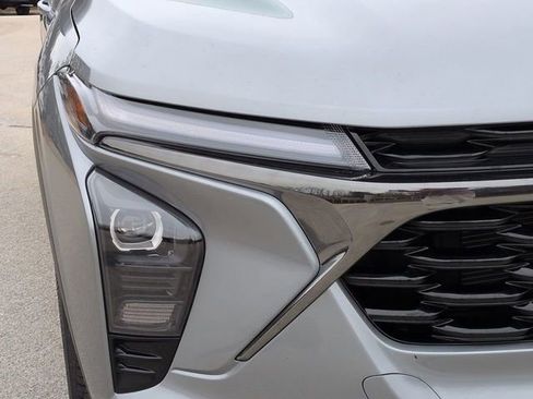 Used 2025 Chevrolet Trax RS w/ Sunroof Package image 9