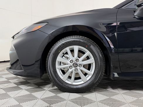 Used 2025 Toyota Camry LE image 10