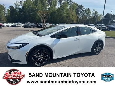 Used 2023 Toyota Prius XLE FWD image 5