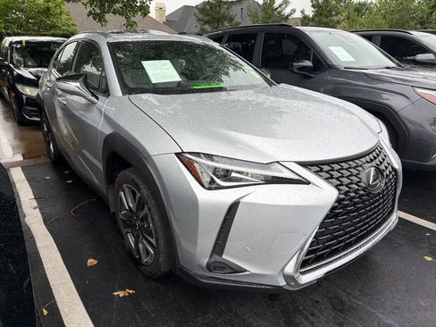 Used 2019 Lexus UX 200 FWD image 3