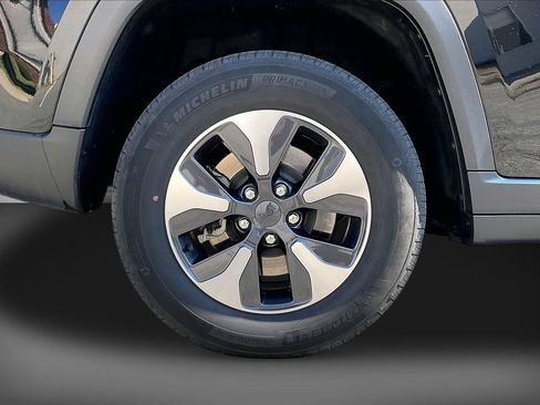 Used 2023 Jeep Grand Cherokee 4WD 4xe image 37