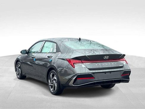 New 2026 Hyundai Elantra Limited FWD image 3