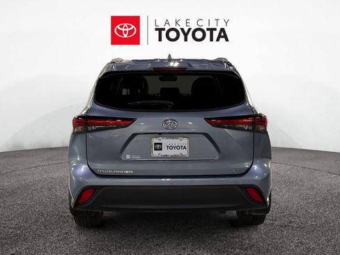Used 2023 Toyota Highlander XLE FWD image 7