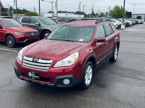 Used 2014 Subaru Outback 2.5i Premium w/ Accessory Value Package (OYZ) AWD/4WD image 3