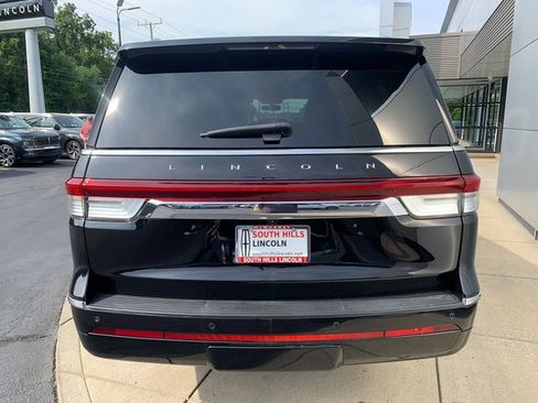 Certified 2024 Lincoln Navigator L Reserve AWD/4WD image 4