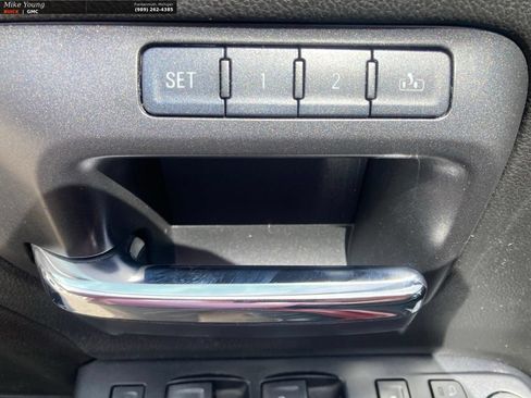 Used 2015 GMC Sierra 1500 SLT w/ SLT Preferred Package AWD/4WD image 13