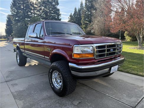 Used 1995 Ford F150 XL image 1