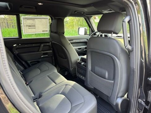 New 2026 Land Rover Defender 110 X-Dynamic SE AWD/4WD image 16