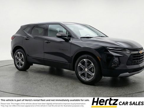 Used 2025 Chevrolet Blazer LT image 1