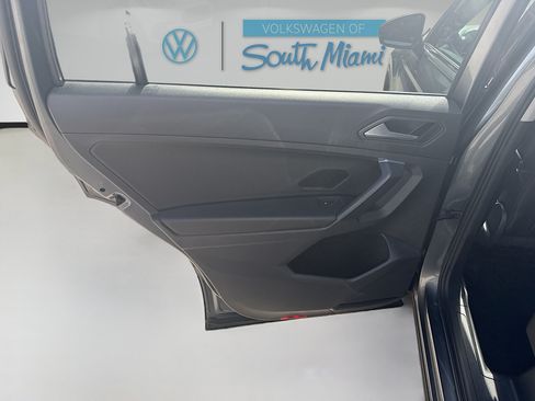 Used 2021 Volkswagen Tiguan SE w/ Panoramic Sunroof Package FWD image 25