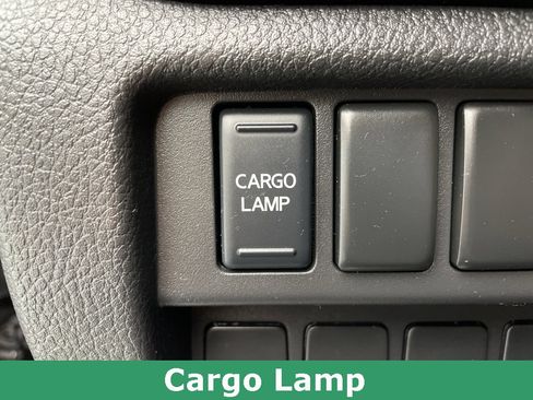 Used 2024 Nissan Titan SV image 22