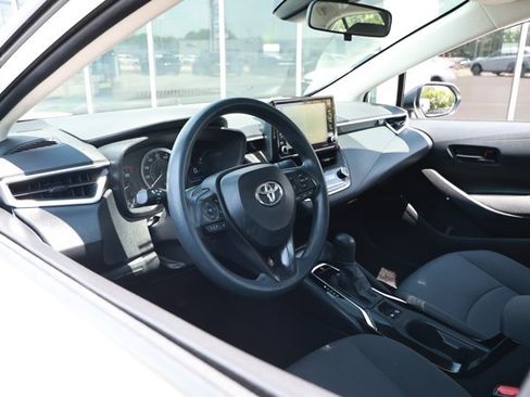 Used 2022 Toyota Corolla LE FWD image 23