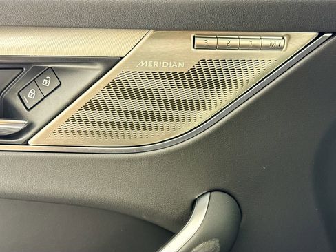 Used 2025 Jaguar F-PACE R-Dynamic S image 22