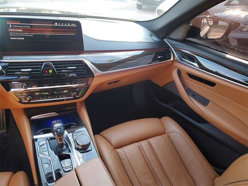 Used 2021 BMW M550i xDrive w/ Executive Package image 13