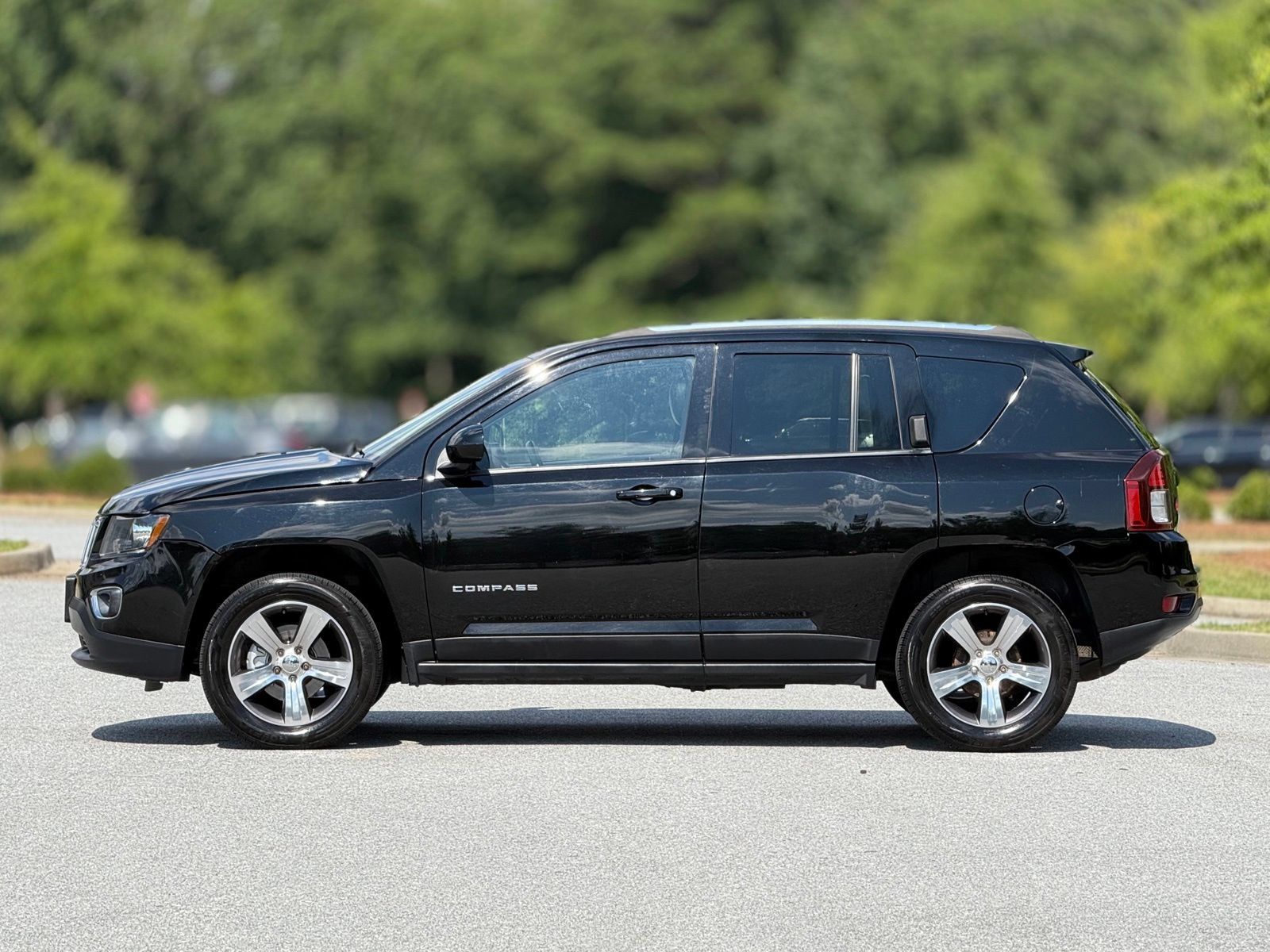 Used 2017 Jeep Compass High Altitude FWD image 9