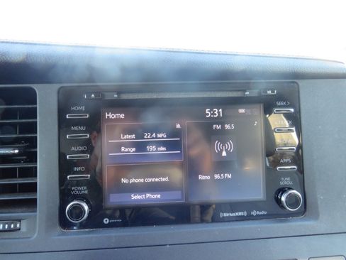 Used 2018 Toyota Sienna Limited Premium image 16