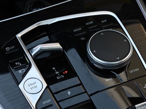 New 2026 BMW X5 xDrive50e w/ M Sport Package image 20