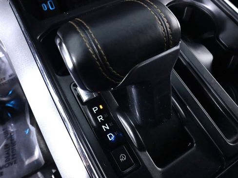 Used 2022 Ford F150 Lightning Lariat image 27