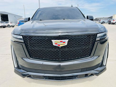Used 2022 Cadillac Escalade Sport w/ Touring Package AWD/4WD image 38