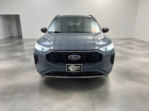 Used 2023 Ford Escape ST-Line FWD image 3
