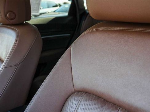 Used 2022 Audi e-tron Premium Plus w/ Premium Plus Package image 25